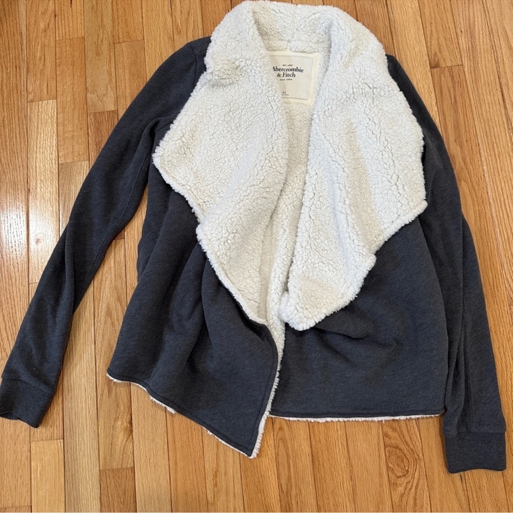 Abercrombie and Fitch Sherpa Jacket Shawl/Jacket (USED)